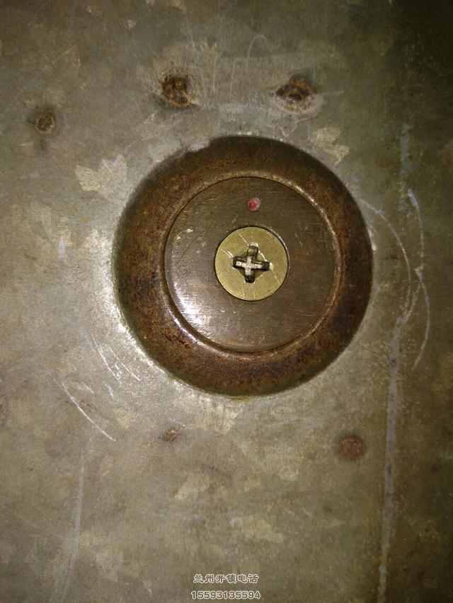 钥匙不小心断在锁里了！开锁老师傅教你如何轻松不花钱就取出来