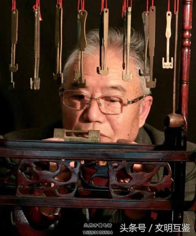 1000次实验才能打开中国古锁，75岁老人收藏60年，四道工序开一把