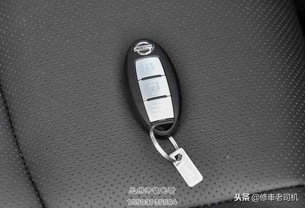 车钥匙锁车里,可以用手机开车门吗?老司机现场试验